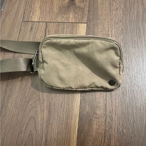 lululemon everywhere belt bag